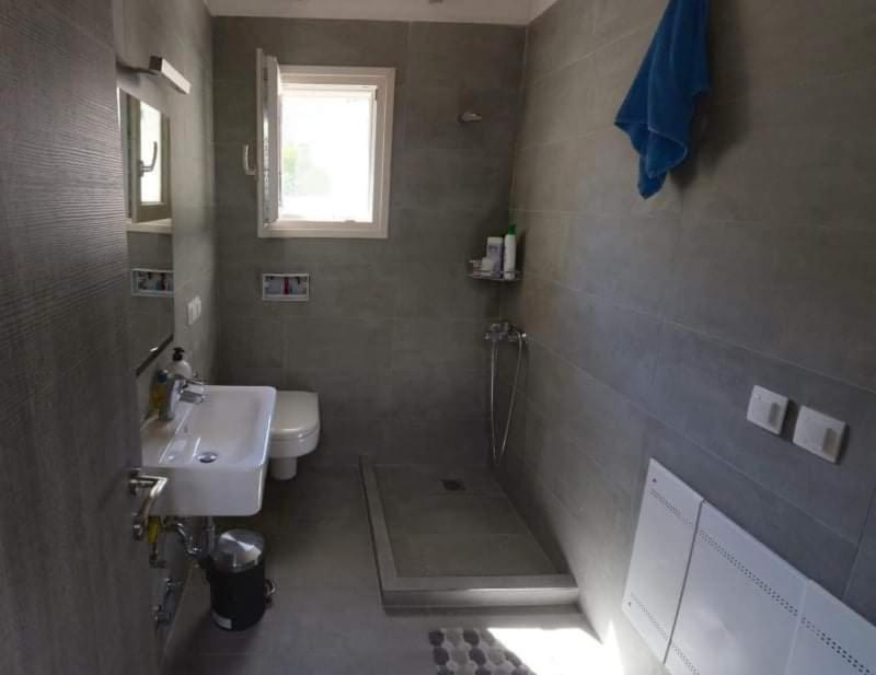 Wood Metal Glass Apartment Kontokali