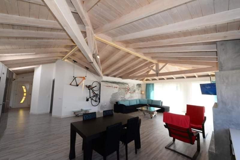 Wood Metal Glass Appartement