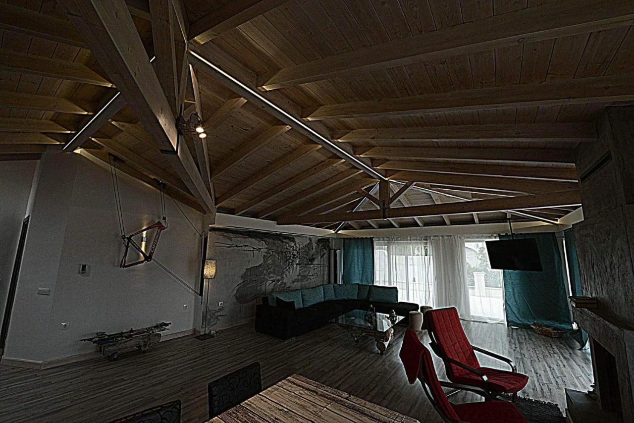 Wood Metal Glass Appartement *