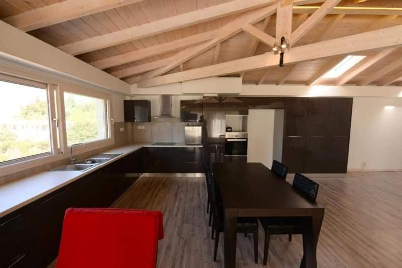 Wood Metal Glass Appartement *