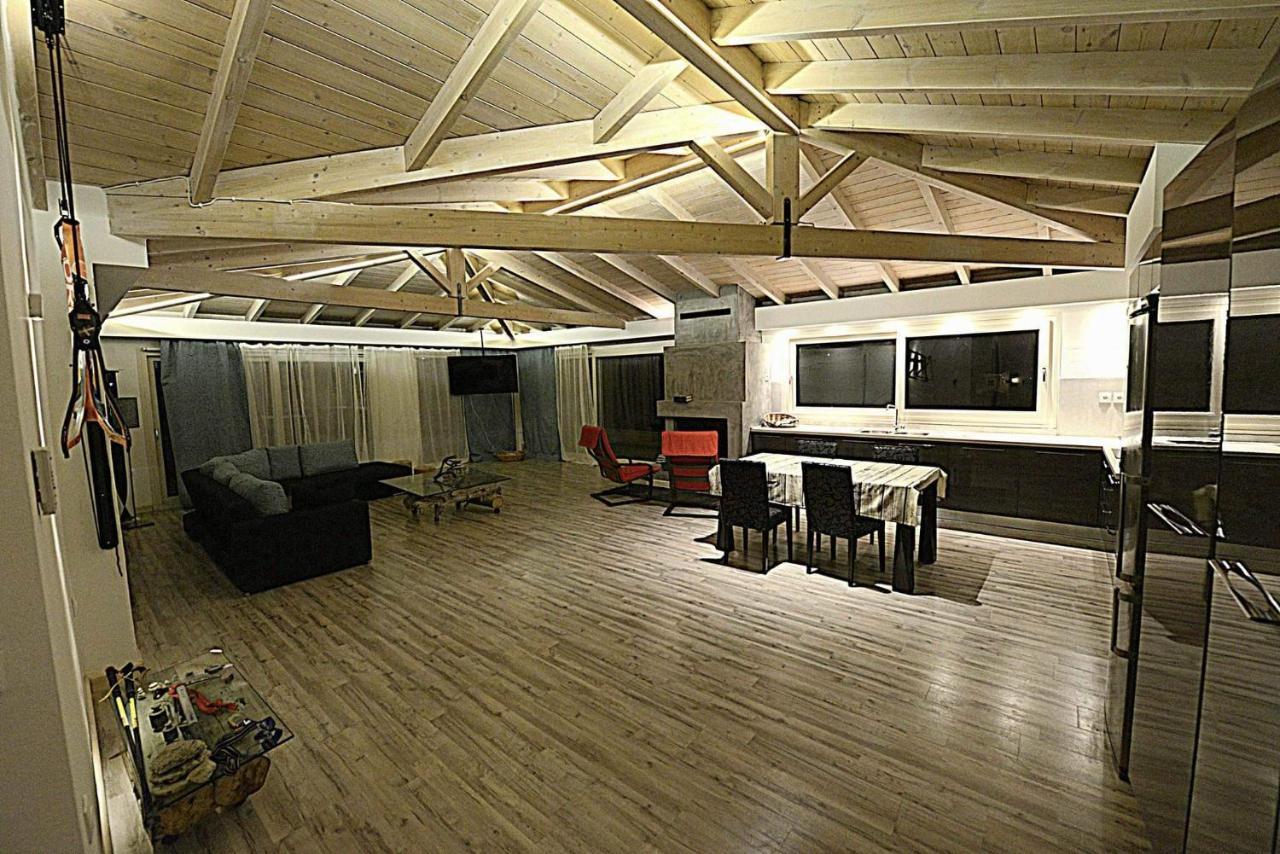 Appartement Wood Metal Glass Kontokali